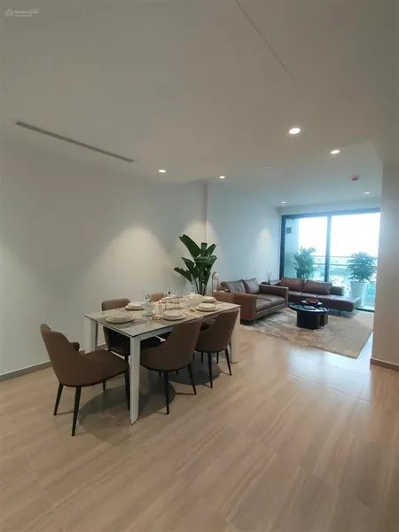 Chính chủ bán 3pn 125m2 ngay mặt tiền nguyễn trãi quận 1. 0909 920 ***