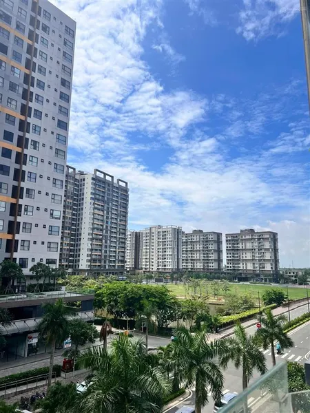 Bán căn hộ 2pn 2wc có sổ hồng giá 3,5 tỷ view trục đường chính dự án