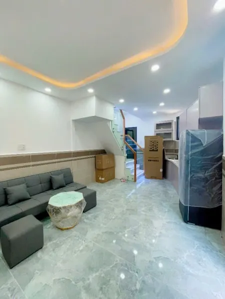 SÁT MẶT TIỀN BẾN VÂN ĐỒN Q4 
NGANG 7.6 X 46M2 CÓ 3 TÊ