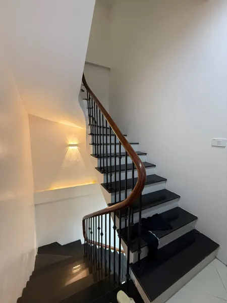 Bán nhà Đông Thiên 51m² ngang 4.1m giá 11.5 tỷ Phường Vĩnh Hưng (LH: Zalo 0862299066)