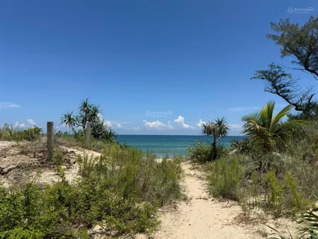 Chính chủ bán lô view biển, bãi tắm riêng, sát đường 36m