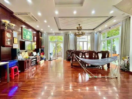 BIỆT THỰ VEN SÔNG SIÊU ĐẸP - ĐƯỜNG SỐ 10, HIỆP BÌNH CHÁNH - 200m2 - 4 TẦNG - GIÁ 35 TỶ TL