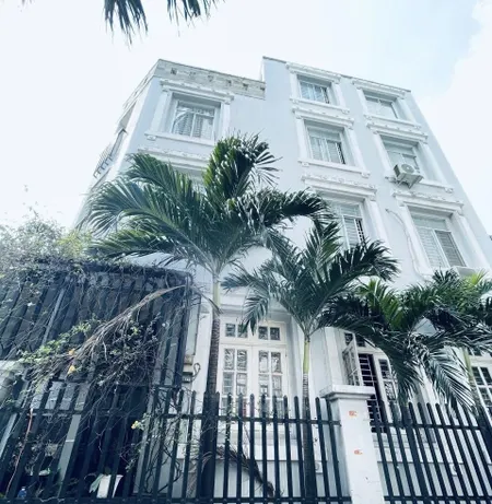 NHÀ LÔ GÓC 2 MẶT TIỀN – XE HƠI RA VÀO THOẢI MÁI – CỰC HIẾM – P. TÂN QUY – Q7