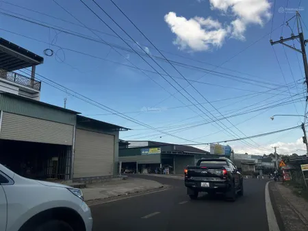 Bán đất thổ vườn 16.4x51.1m ngã 3 sau lưng nhà thờ lâm phát mặt tiền đường đt 725