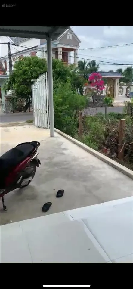 Chính chủ bán đất mặt tiền nguyễn huệ, tặng nhà mới xây kiên cố