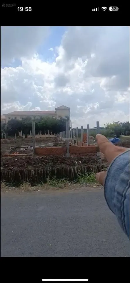 Chủ bán rẻ 123m2 đất ở, 2 mặt tiền đường nhựa gần đường đoàn nguyễn tuấn xã hưng long, bình chánh.