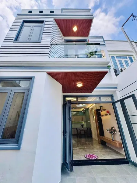 Chú Bảy bán nhà Trần Não P.Bình An Q2 giá 3tỷ550tr DT 57.5m2, đang cho thuê 12tr/tháng. Sổ sẵn