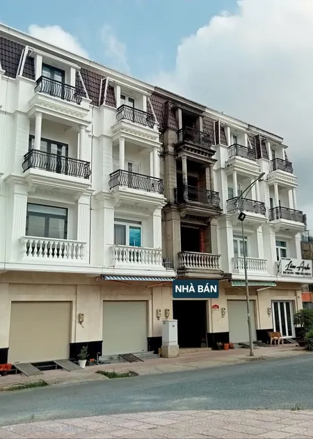 NHÀ PHỐ THƯƠNG MẠI 1 TRỆT 3 LẦU MẶT TIỀN TRỰC DIỆN CHỢ - TRUNG TÂM THƯƠNG MẠI CÁI VỒN