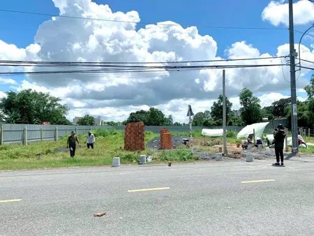 BÁN RẺ 2sổ 2,2 SÀO NHỰA, 690TR. FULL SỔ RIÊNG, TRUNG TÂM T.T SÁT TRƯỜNG  (50X45=2.249m2)