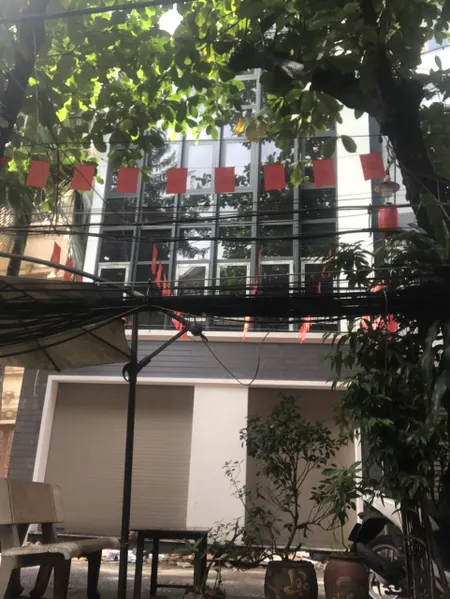 Cho thuê nhà nguyên căn 4 tầng, đã bố trí xây dựng 3 căn hộ studio 40m2 và 1 tầng trệt có thể kinh doanh quán ăn/cafe