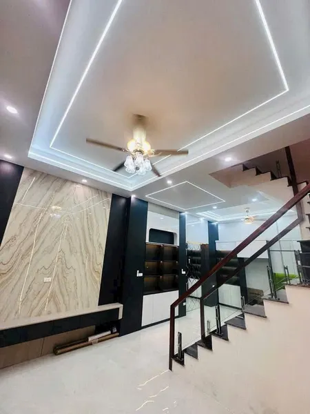 NHÀ ĐẸP 5 TẦNG VĨNH PHÚC BA ĐÌNH - KHU HIẾM NHÀ BÁN - GẦN ĐẠI SỨ QUÁN