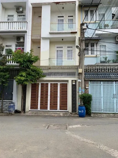 Bán nhà 1 trệt 2 lầu đường 7m thông ra đình phong phú tnpb q9