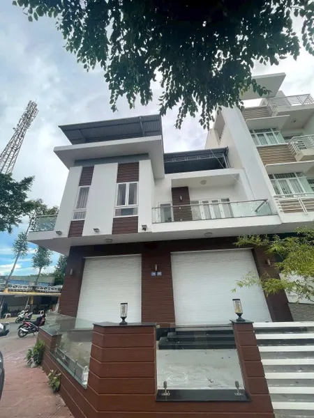 Bán nhà 197.9m² ngang 10m giá 25 tỷ Phường Châu Đốc