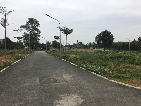 Tôi cần bán lô đất 100m2 tại tân xã, trung tâm hoà lạc, gần đại học fpt, full thổ. giá 2.8 tỷ sđcc