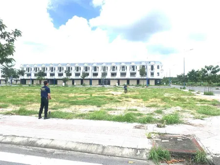 Ngộp bank cần bán gấp lô đất 100m2 ngay trung tâm bàu bàng, tp.hcm, tiện ích quá nhiều, chỉ 899tr