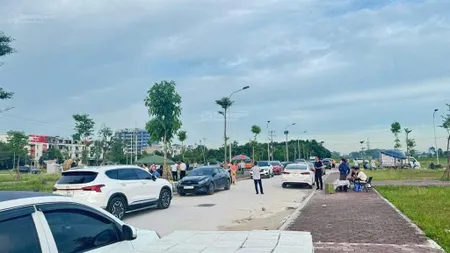 Đấu giá bạch đa 2 mặt thoáng giá 57tr/m2