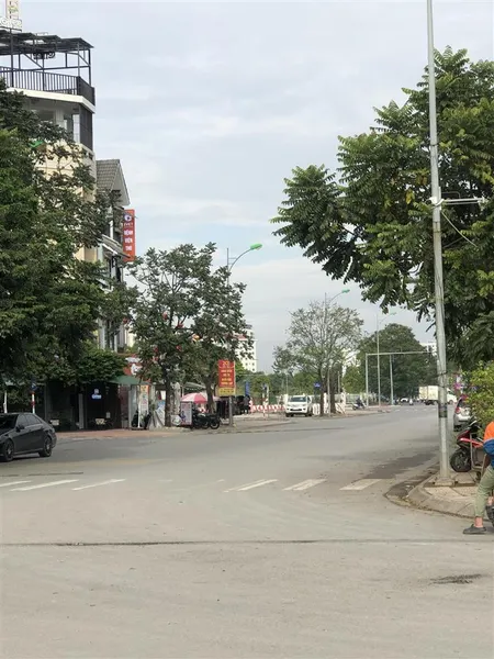 Bán 85m đất đấu giá việt hưng đường 13,5m vị trí trung tâm, giá 25 tỷ