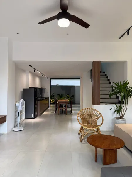 Bán nhà 3 Tầng, 4 Phòng Ngủ, Đường Đào Trí, Hải Châu, gần Sông