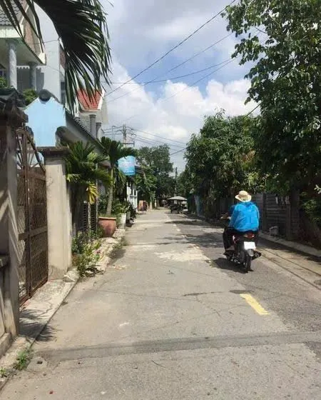 Kho xưởng DT : 8 x 20m gần cây xang 61, phan văn hớn