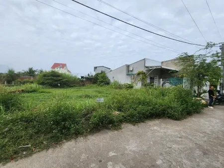 Bán đất 300m² ngang 10m giá 2.65 tỷ Phường Nguyệt Hóa