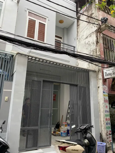 Top nhà vị trị đẹp 3.4 x 14.5m 1 trệt 1 lầu CMT8 Quận 3 TP.HCM