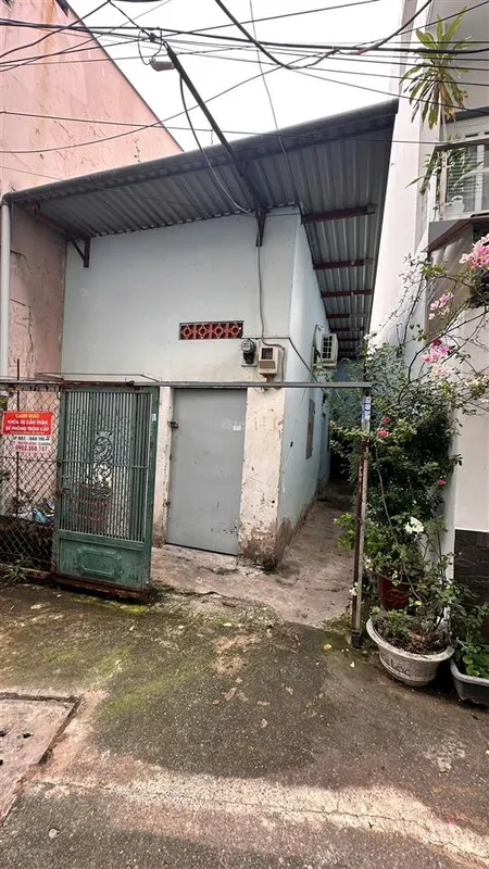 Bán đất có 3 phòng trọ sau siêu thị gigamall phạm văn đồng