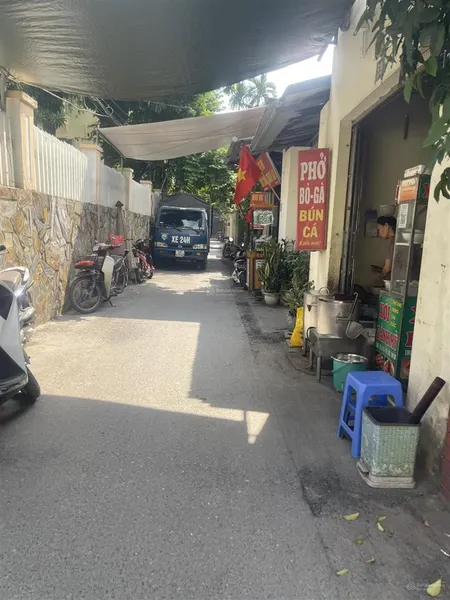 Bán lô đất 180m phố lê văn lương nguyễn ngọc vũ ngõ thông, ô tô tránh, kinh doanh đỉnh.