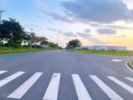 Chuyển nhượng quỹ đất 1,2ha ngang hơn 100m. trong kcn tại đồng nai. cách trung tâm biên hòa 10km