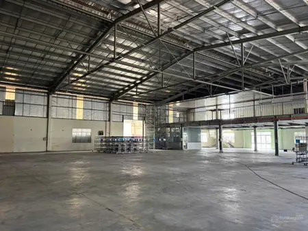 Bán gấp xưởng 4.000m2, trong khuôn viên 7.700m2, kcn hải sơn, tây ninh, giá bán 52 tỷ tl