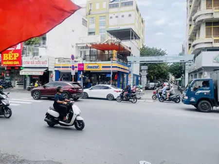 Mặt Tiền Đường Hoàng Văn Thụ - Nhà 4 Tầng - 62m² ngang 3,1m giá 14.6 tỷ Phường Tân Sơn Nhất