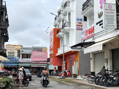 NHÀ PHỐ LIỀN KỀ ĐƯỜNG NGÔ QUYỀN, CHỢ CÁI VỒN, SỔ HỒNG CÔNG CHỨNG NGAY