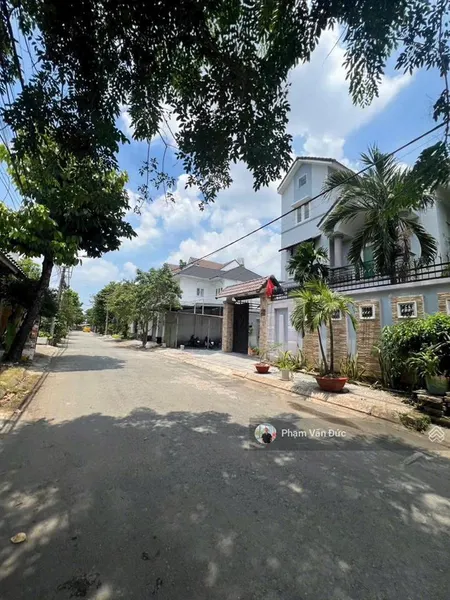 Bán lô đất xây biệt thự đường thông kinh doanh buôn bán. dt 200m2 (10x20m) giá 16 ti