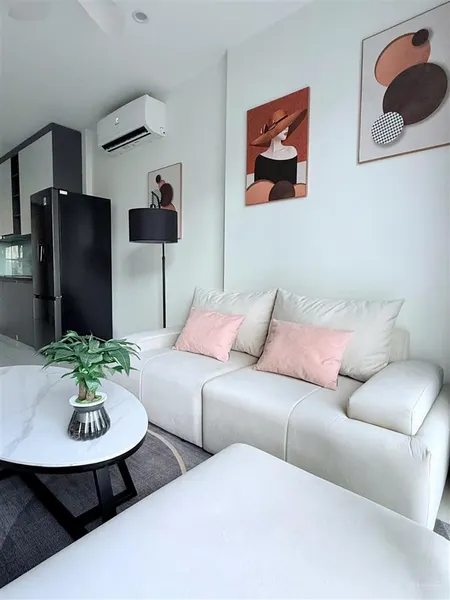 Tôi cần bán căn 2pn 54,6m2 toà s401 vinhomes smart city, tầng 23 full đồ, có sổ, giá 4,5 tỷ bao phí