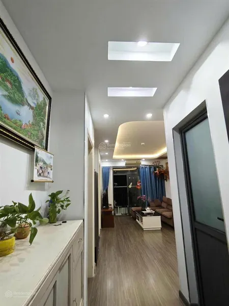 Bán căn hộ 2 ngủ tầng trung, full nội thất bao thuế phí