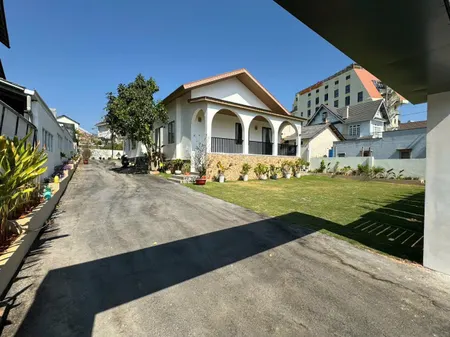 Bán Đất + Biệt thự sân vườn 742m2, 60 tỷ cách Hồ Xuân Hương 500m, Mặt đường Yesin