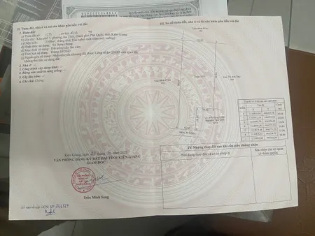 Đất cây lâu năm 240m ngamg 8x30. Coa nhà cấp 4, lộ ô tô. Đất ngay góc đường 2 mặt tiền. sổ chung