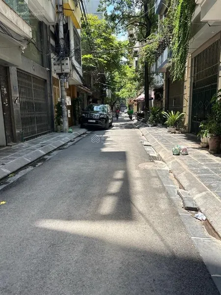 Chính chủ cần bán nhà phân lô ngõ 210 lê trọng tấn, 60m2, 5 tầng,mặt tiền 5m. 12,9 tỷ. 0921 211 ***