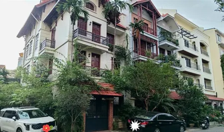 Duy nhất 1 căn nhà đẹp 120m x 5t sân vườn, mặt 5m, ô tô, khu xuân la gần lotte tây hồ.