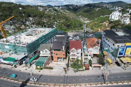 Bán đất xây khách sạn mặt tiền cửa ngõ đà lạt, đường 3 tháng 4 tặng nhà cũ