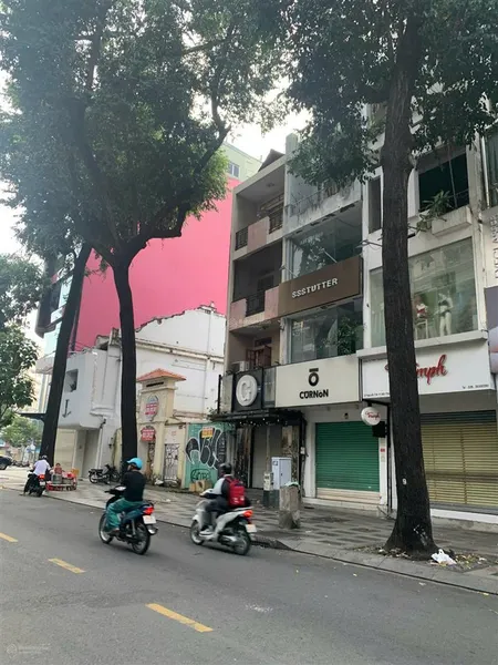 Siêu vị trísiêu phẩm ngang lớn mt nguyễn trãi, quận 1, dt 8x22m, 4 tầng hđt 300tr, 143 tỷ