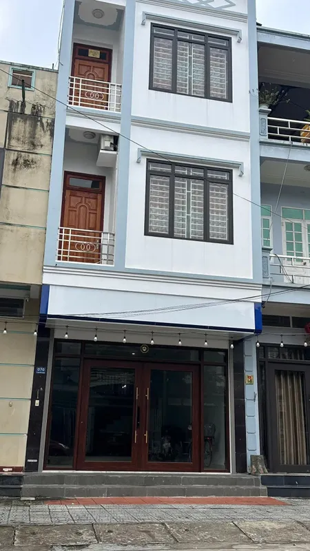 ☘️🧧Nhà 3 tầng. B1 Bắc Cường - Lào Cai
 - Vị trí : Nguyễn Thị Định - B1 Bắc Cường.