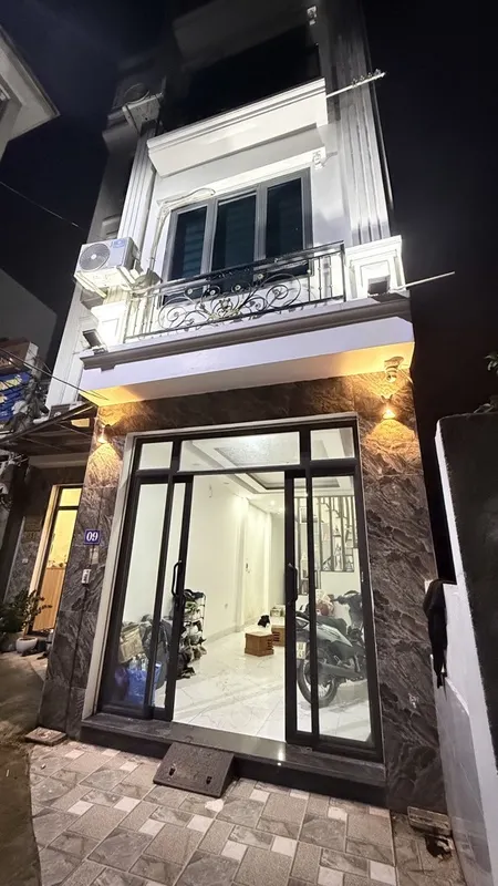 Ô TÔ CÁCH 30M - NGÕ THÔNG - HAI THOÁNG TRƯỚC SAU - NHÀ CỰC ĐẸP, TẶNG NỘI THẤT - Ở LUÔN!