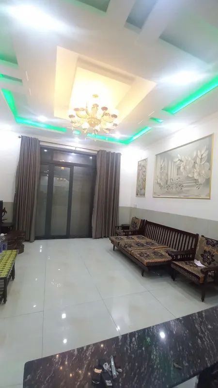 Cho thuê nhà có 3PN, Máy lạnh, tủ lạnh, 1T1L KP11.P.Tân phong gần CX Chợ 26