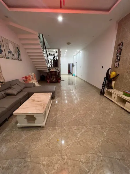 Cho thuê nhà ở Kinh Doanh P.Trảng Dài, máy lạnh, tủ lạnh, bàn ghế.