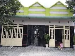 Dãy trọ 5x30m, có kiot và 4 phòng cho thuê kín, thu nhập ~10tr/tháng. Giá 1 TỶ 280, sổ hồng riêng, Ngay KCN. Chủ cần tiền lấy vốn kinh doanh nên bán nhanh.