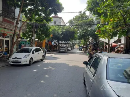 Bán nhà 4 tầng phân lô tại phố chu huy mân, phường phúc đồng long biên, dt 105m2. mt6m