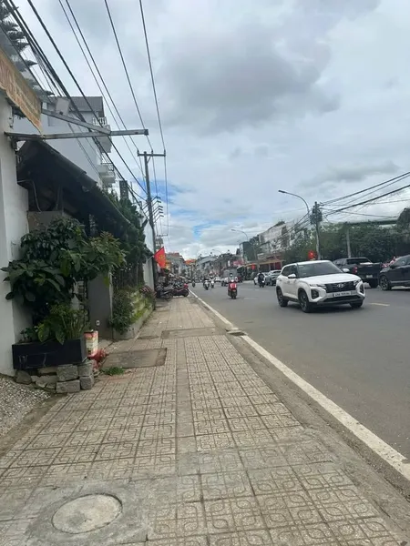 KẸT TIỀN CẦN BÁN GẤP CĂN NHÀ MẶT TIỀN KINH DOANH ĐƯỜNG CHÍNH NGUYỄN CÔNG TRỨ GIÁ CHỈ 14TỶ8!