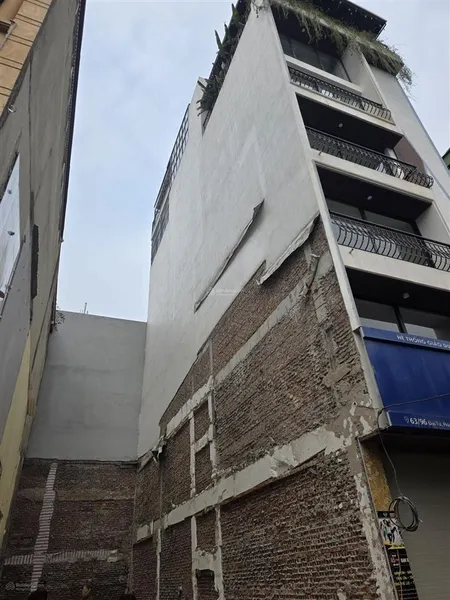 Diện tích đất 84m2 ngoài 5m mt 5.20m, giá 24 tỷ có thương lượng chút