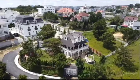 Cần bán lô đất siêu vip khu đồi huy hoàng đà lạt 2500m2, giá rẻ nhất khu vực, chỉ còn 1 lô duy nhất