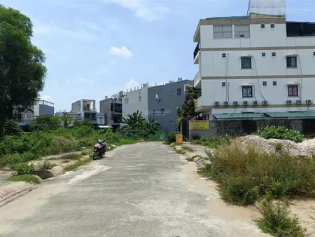 Đất mặt tiền võ văn hát vuông vức khu phân lô đồng bộ đẹp dân trí cao